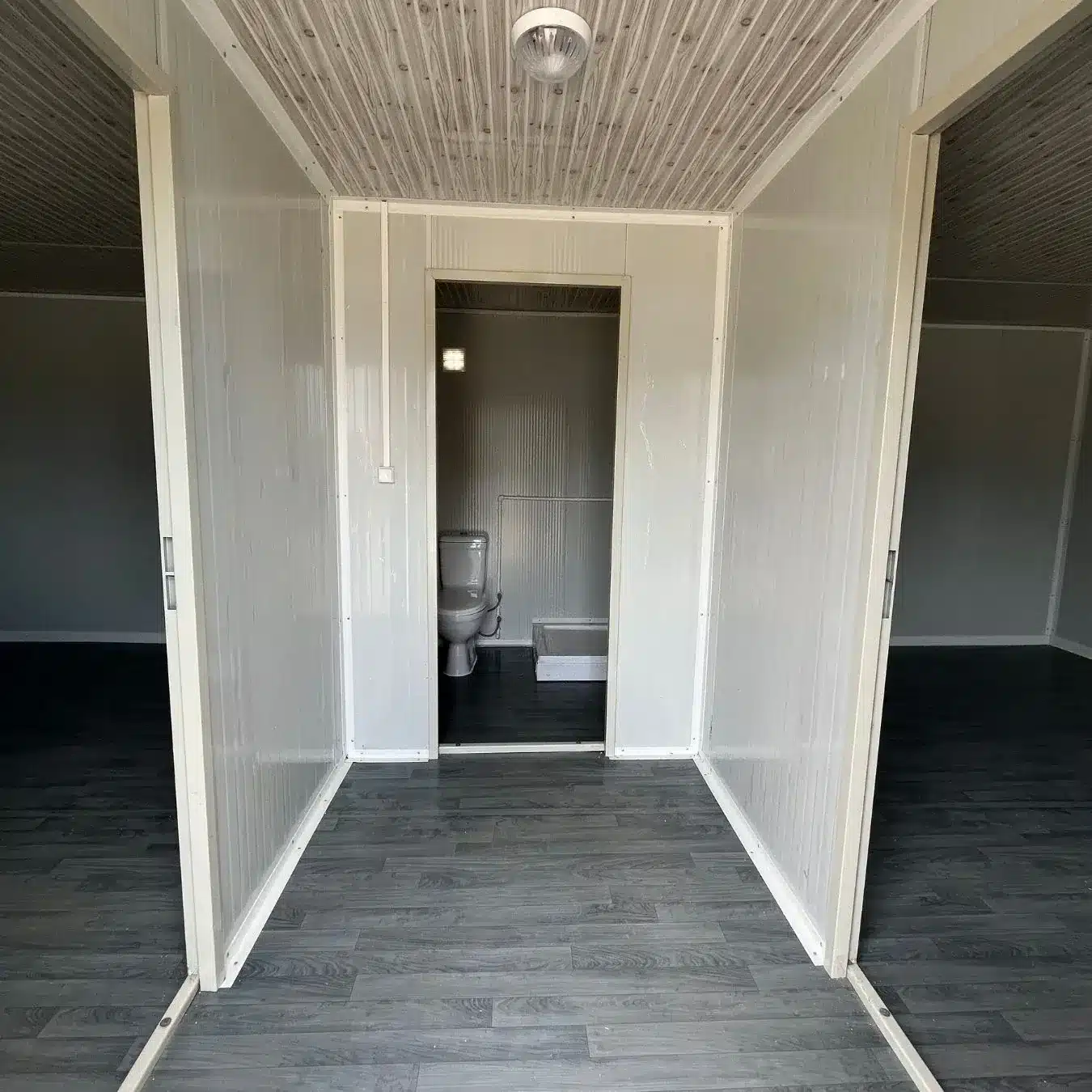 4x8-konteyner-ici